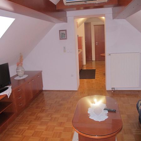 Apartment Sobe Ravbar Novo Mesto Room photo