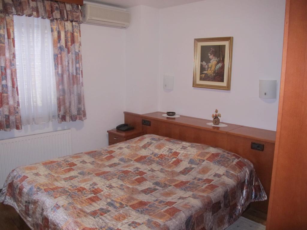 Apartment Sobe Ravbar Novo Mesto Room photo